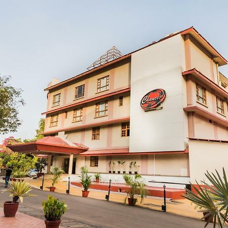 Chances Resort&Casino An Indy Resort Panaji Exterior foto