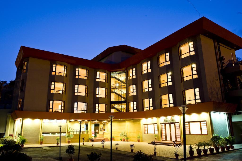 Chances Resort&Casino An Indy Resort Panaji Exterior foto
