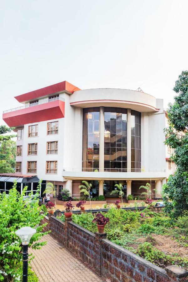 Chances Resort&Casino An Indy Resort Panaji Exterior foto